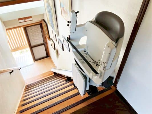 階段昇降機、階段リフト、福祉用具