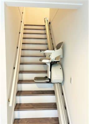 階段昇降機、階段リフト、福祉用具