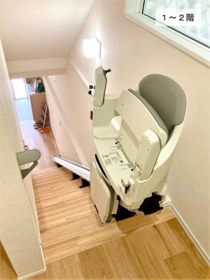 階段昇降機、階段リフト、福祉用具