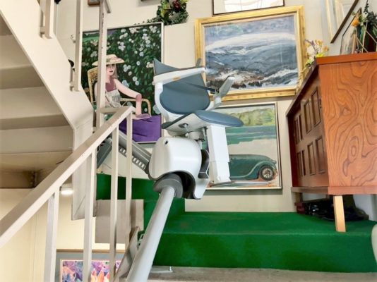 階段昇降機、階段リフト、福祉用具