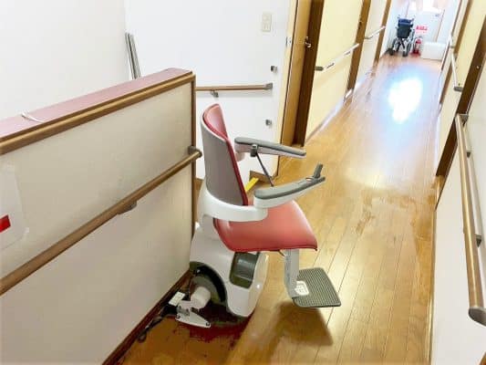 階段昇降機、階段リフト、福祉用具