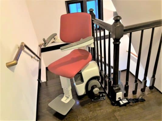 階段昇降機、階段リフト、福祉用具