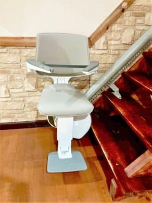 階段昇降機、階段リフト、福祉用具