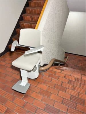 階段昇降機、階段リフト、福祉用具