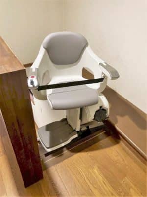 階段昇降機、階段リフト、福祉用具