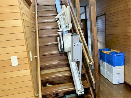 階段昇降機、階段リフト、福祉用具
