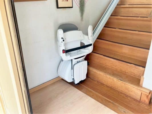 階段昇降機、階段リフト、福祉用具