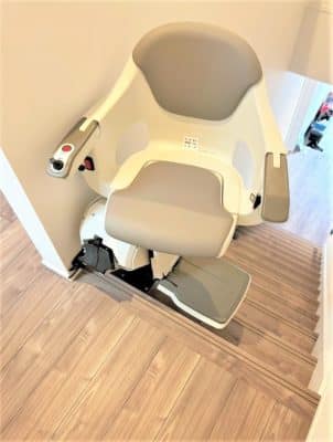 階段昇降機、階段リフト、福祉用具