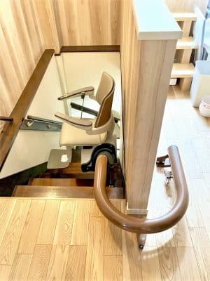 階段昇降機、階段リフト、福祉用具