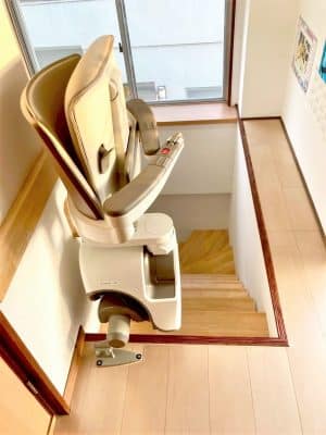 階段昇降機、階段リフト、福祉用具
