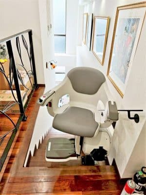 階段昇降機、階段リフト、福祉用具