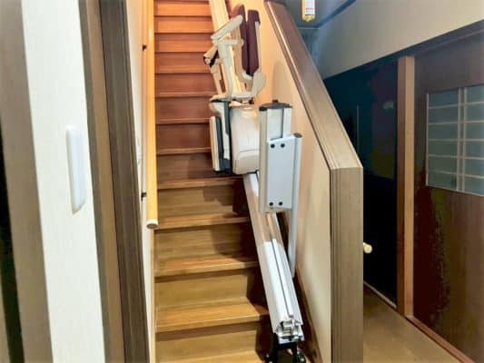 階段昇降機、階段リフト、福祉用具