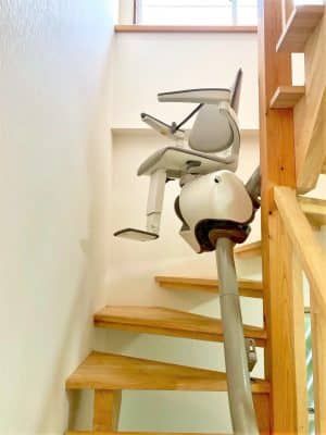 階段昇降機、階段リフト、福祉用具