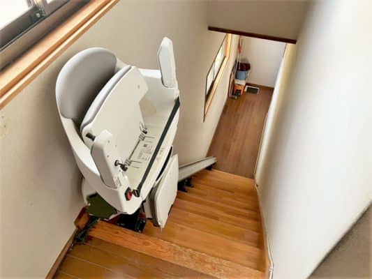 階段昇降機、階段リフト、福祉用具