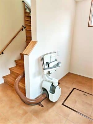 階段昇降機、階段リフト、福祉用具