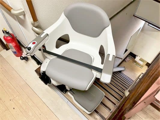 階段昇降機、階段リフト、福祉用具