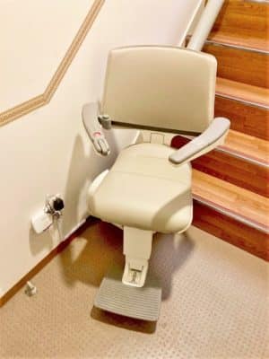 階段昇降機、階段リフト、福祉用具