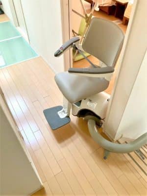 福祉用具、狭い階段、階段昇降機、階段リフト