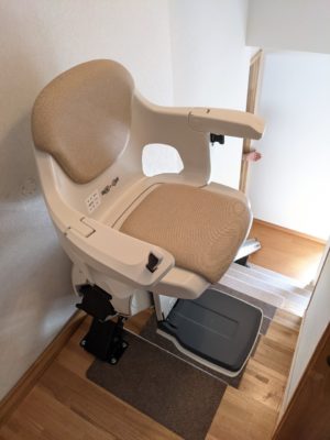 小樽市　階段昇降機