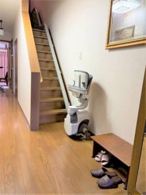 階段昇降機、階段リフト、