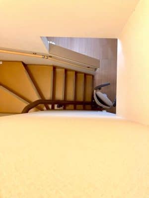 徳島県板野郡の屋内曲がりの階段に階段昇降機(階段リフト)を1台設置致しました!【設置事例】 2 階段昇降機、階段リフト、福祉用具