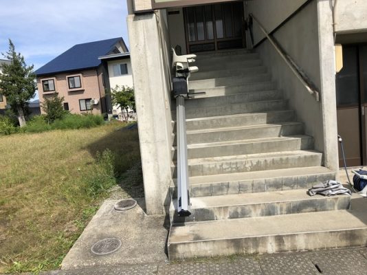 仙台　階段昇降機