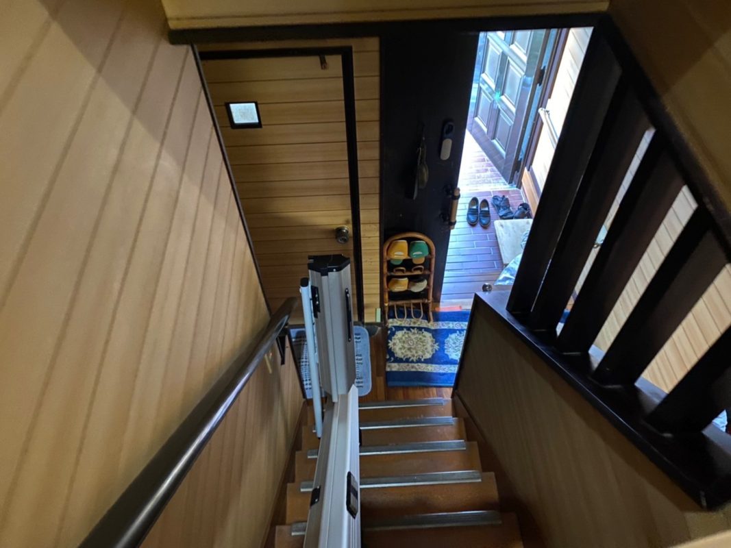 階段昇降機・介護用階段リフト・家庭用階段昇降機販売レンタルの「ダイコー株式会社」