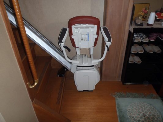 【名古屋営業所】名古屋市西区 直線階段用の昇降機(階段リフト)を設置致しました 3 名古屋 階段昇降機(階段リフト)