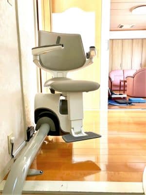 階段昇降機、階段リフト、福祉用具