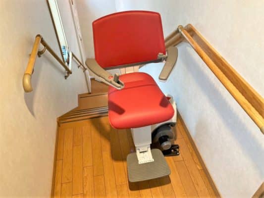 階段昇降機、階段リフト、福祉用具