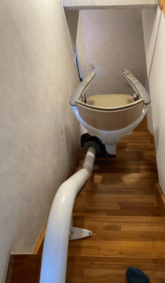 階段昇降機（S200 背面）