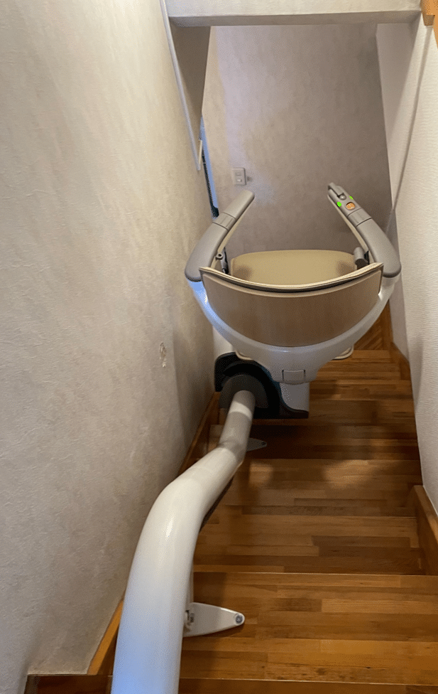 階段昇降機（S200 背面）