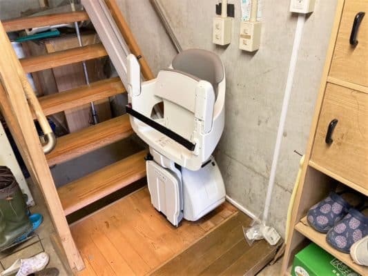 階段昇降機、階段リフト、福祉用具