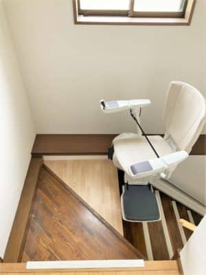 いす式階段昇降機、階段リフト、階段、福祉用具