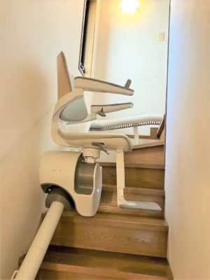 階段昇降機、階段リフト、福祉用具、屋内、L字階段