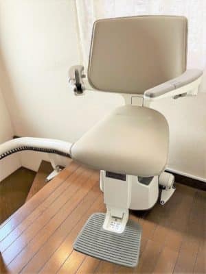 階段昇降機、階段リフト、福祉用具、屋内、L字階段