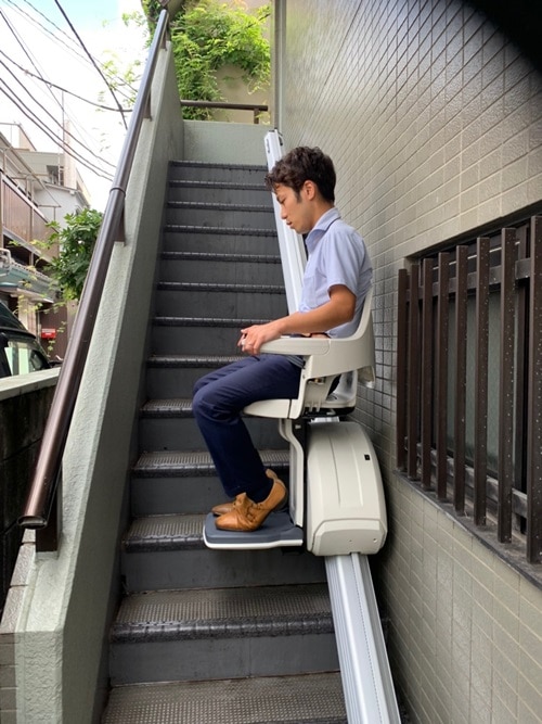 屋外　階段リフト