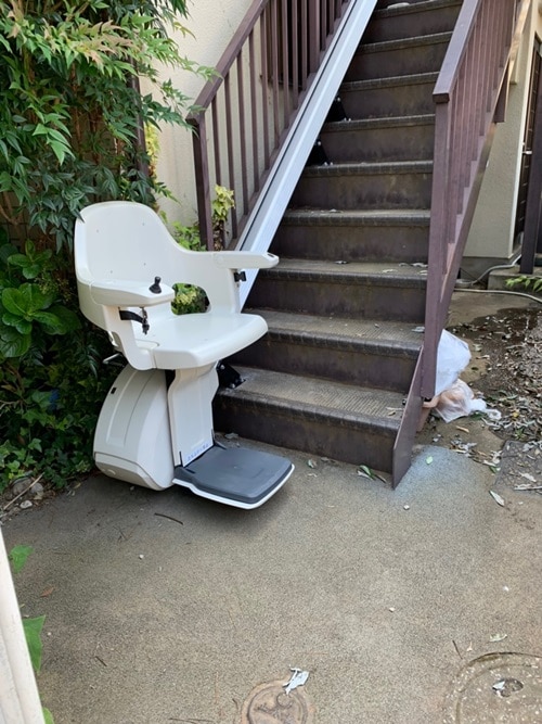 屋外　階段リフト