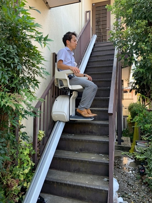 屋外　階段リフト