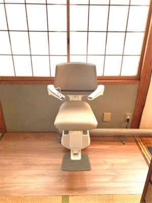 階段の昇り降りが楽になる福祉用具。階段昇降機。階段リフト。