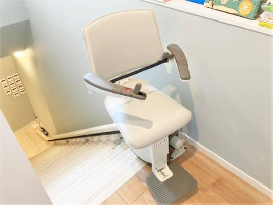 いす式階段昇降機、階段リフト、福祉用具、階段