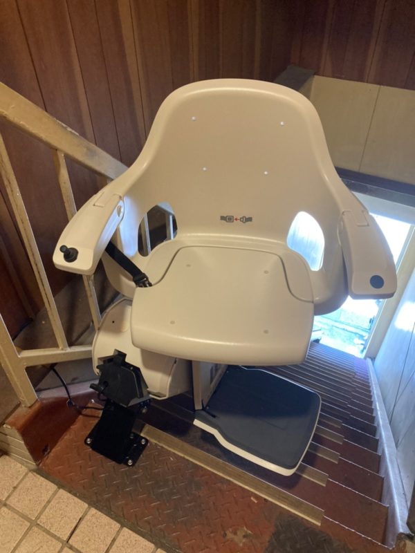 階段昇降機　屋外用