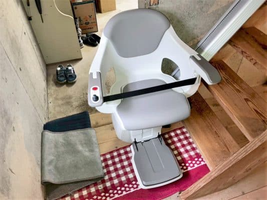 階段昇降機、階段リフト、福祉用具