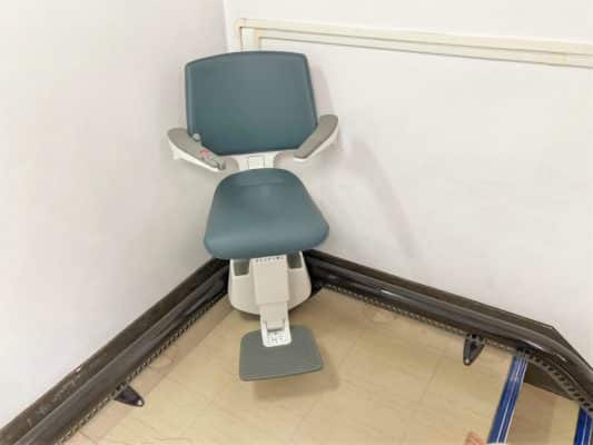 階段の昇り降りが楽になる福祉用具。階段昇降機。階段リフト。
