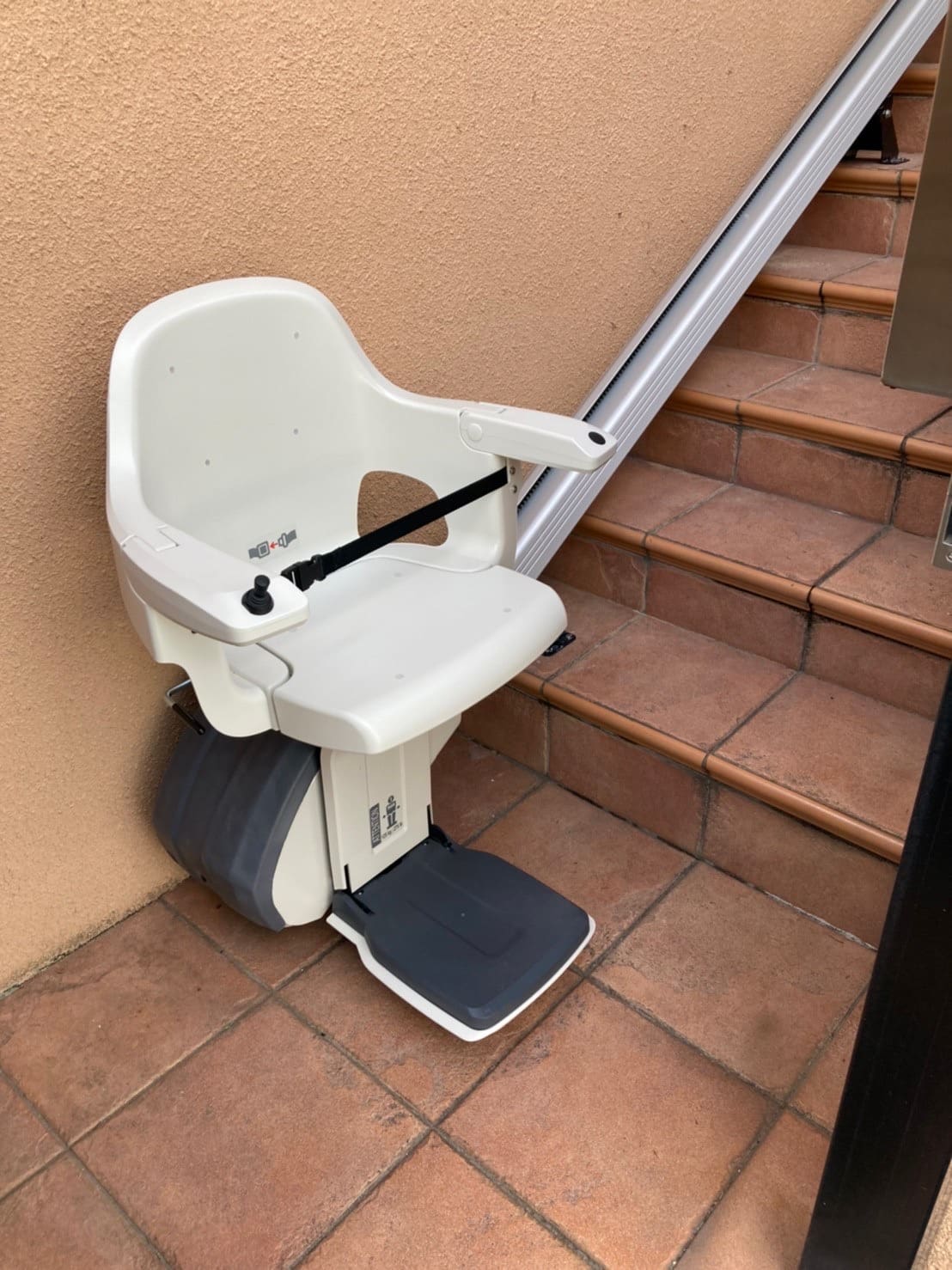 階段昇降機 屋外用 レバントアウトドア