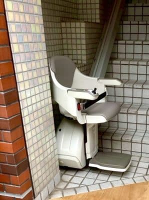 階段昇降機、階段リフト、福祉用具
