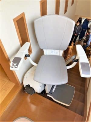 いす式階段昇降機、階段リフト、階段、福祉用具