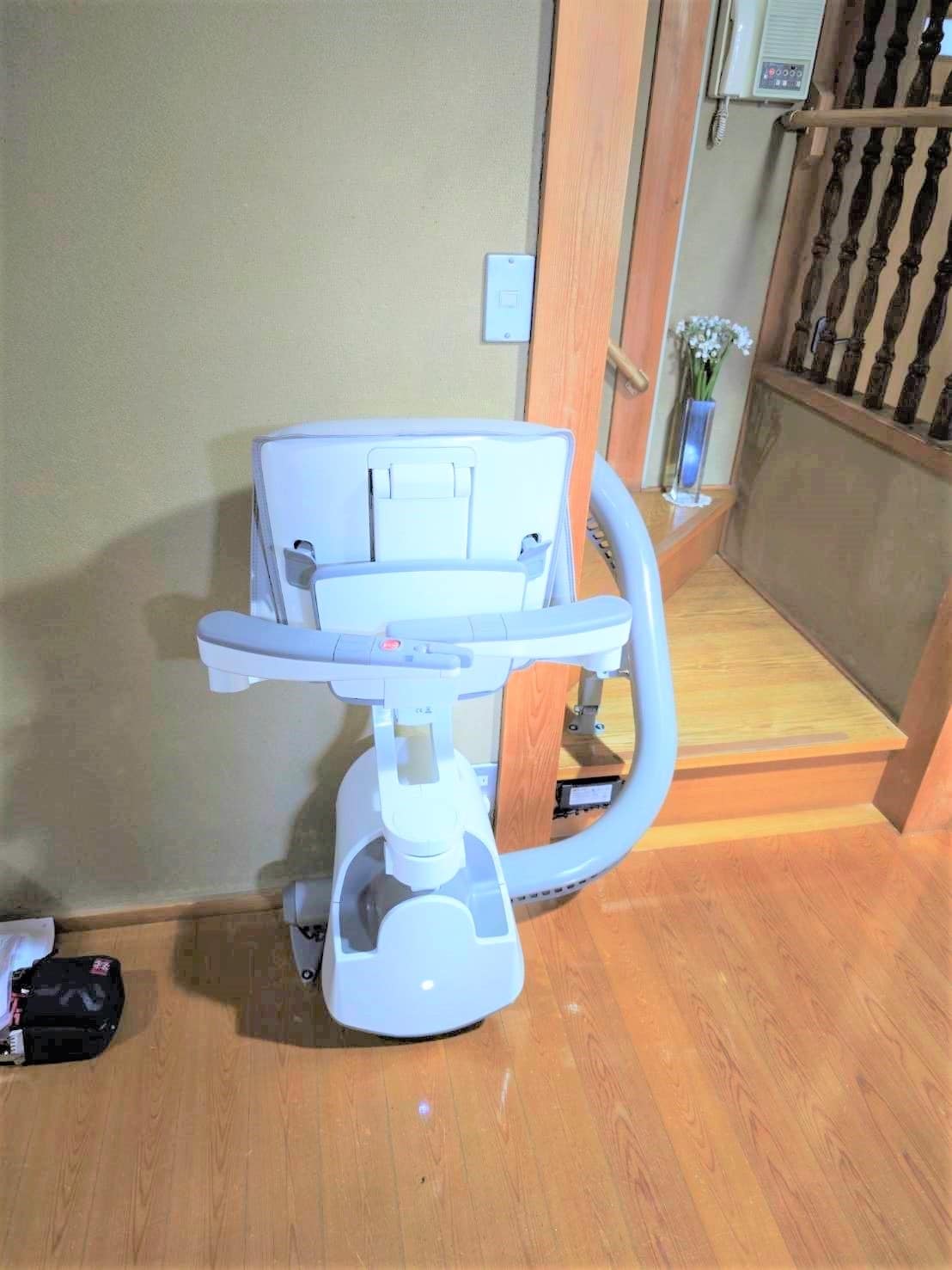 階段昇降機、階段リフト、福祉用具