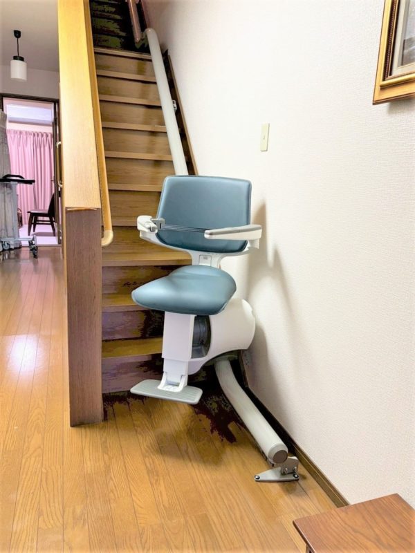 階段昇降機、階段リフト、福祉用具