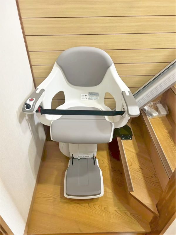 階段昇降機、階段リフト、ステアリフト、福祉用具